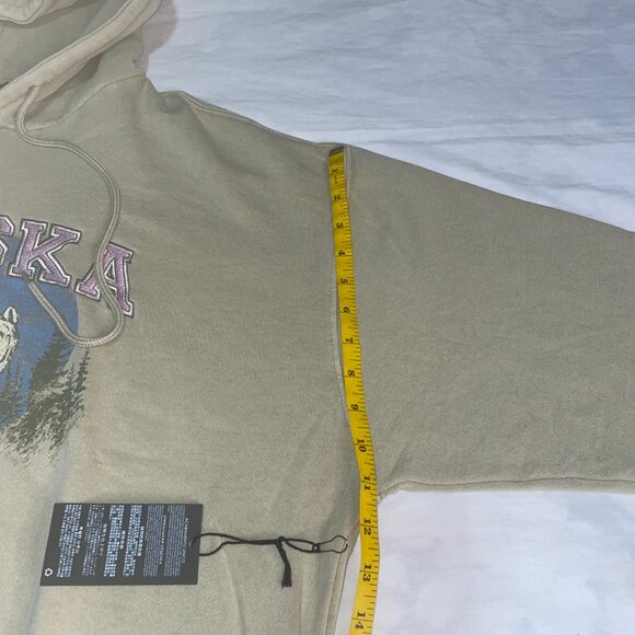 Forever 21 Alaska Graphic Hoodie Women’s Size S Beige Wolf Print Pullover - Picture 9 of 9